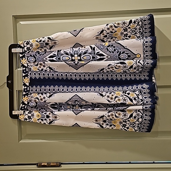 Like new banana republic skirt - Picture 1 of 7